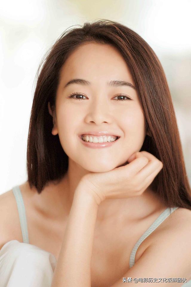 谢园透露自己在“北影”招收女学生的标准：“要看女人的五张脸”