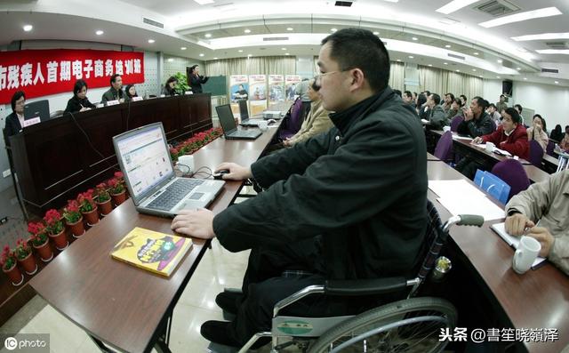 在传统实体店中，品牌营销与自复式营销应当如何应用？