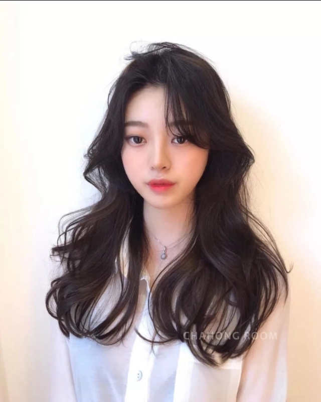 2020年长发这样烫更好看，想要换发型的女生快来看看吧