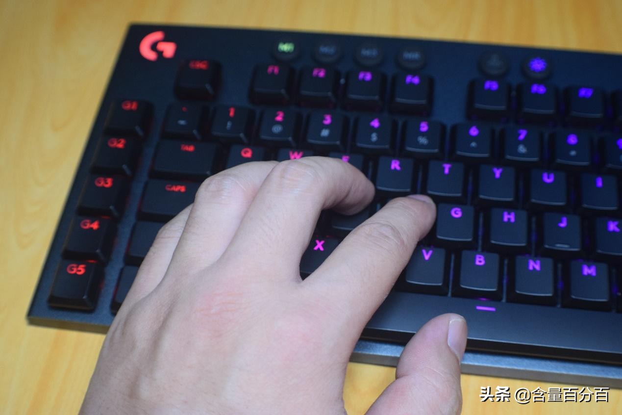 功能强大的炫光同步软件，游戏玩家专属的罗技三剑客体验点评