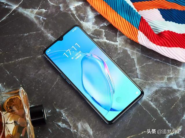 值得入手的三款手机，配骁龙855处理器，玩游戏满帧运行