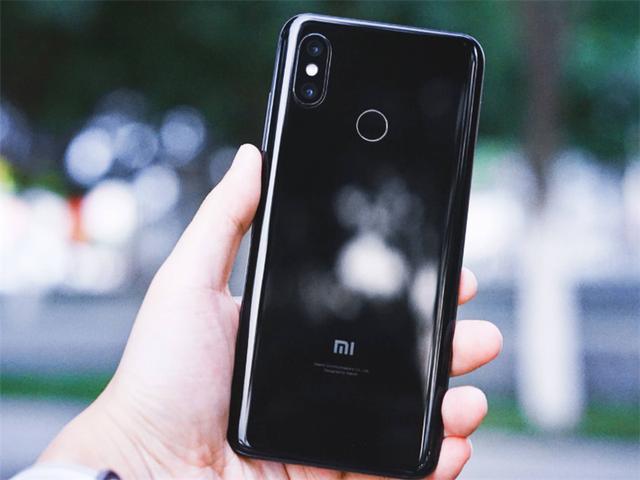 小米8，外观可能不是太不好，耳机孔没有了
