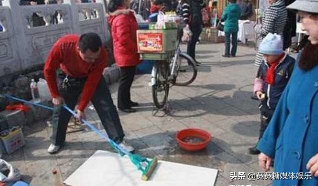 18种最赚钱的地摊生意适合穷人过年前后做
