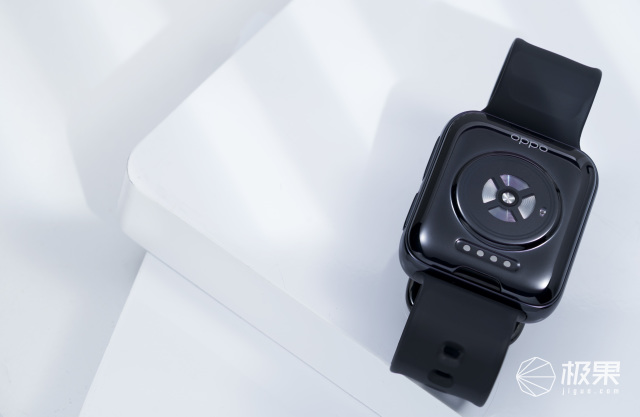 OPPO Watch2上手：全智能手表也有超长续航！双擎混动+魔改安卓