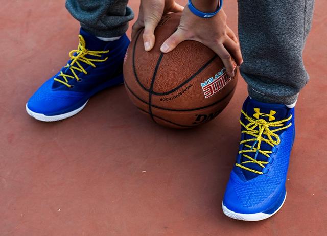 最强库里战靴！Under Armour Curry 3 实战测评