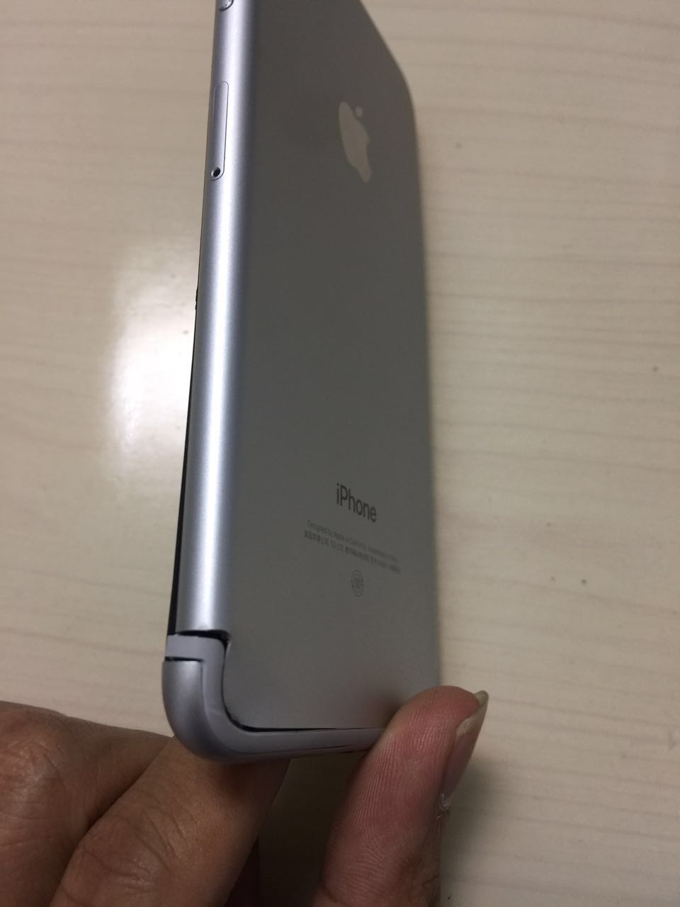苹果7拆机分解过程，做工精细，不得不佩服IPHONE 7