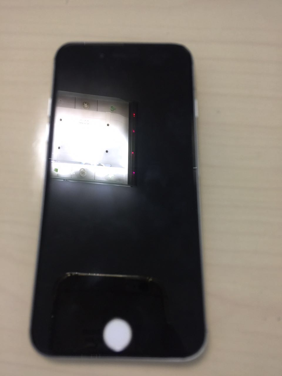 苹果7拆机分解过程，做工精细，不得不佩服IPHONE 7