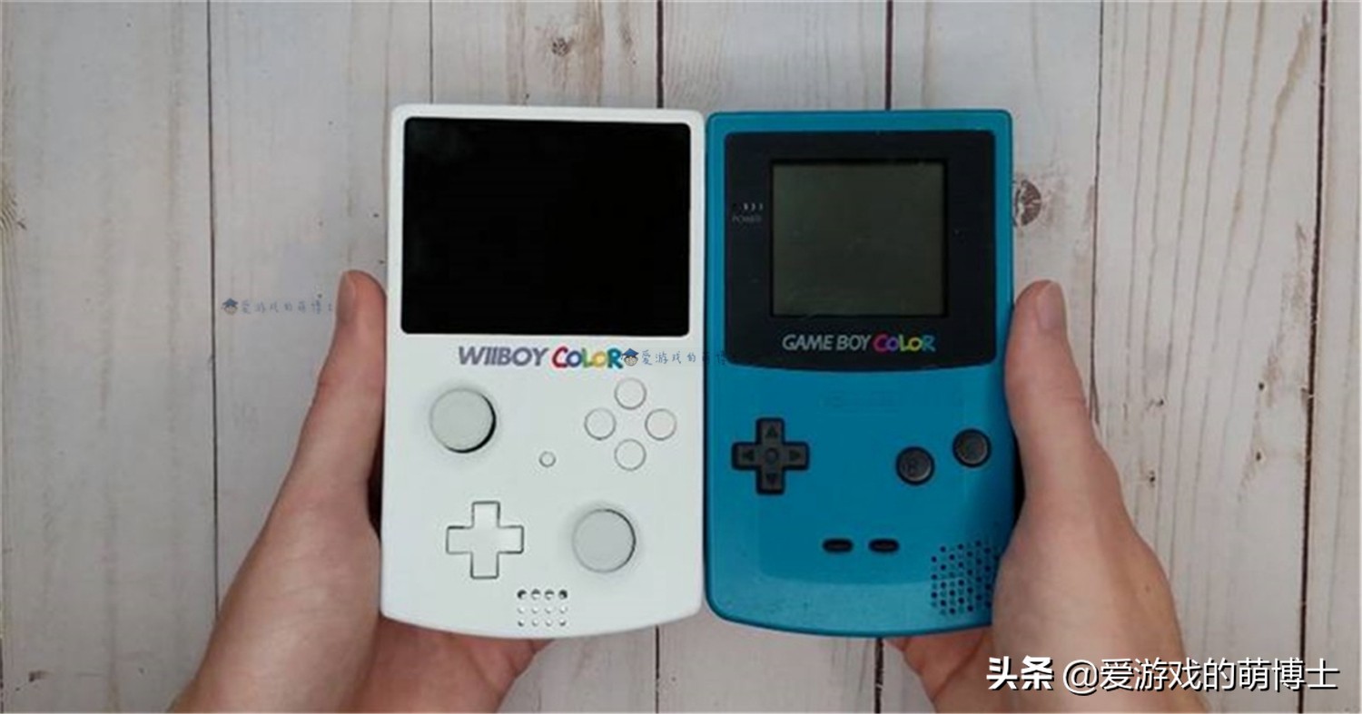随时随地玩经典主机游戏，玩家将索尼PS2改造成了一台掌机