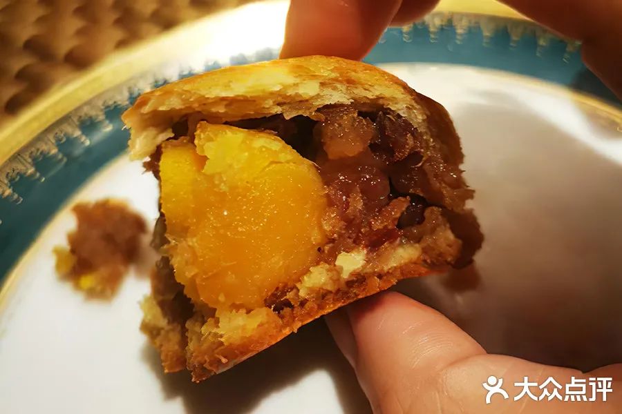 2020最值得吃的各地特色月饼都在这了，最畅销的排队百米