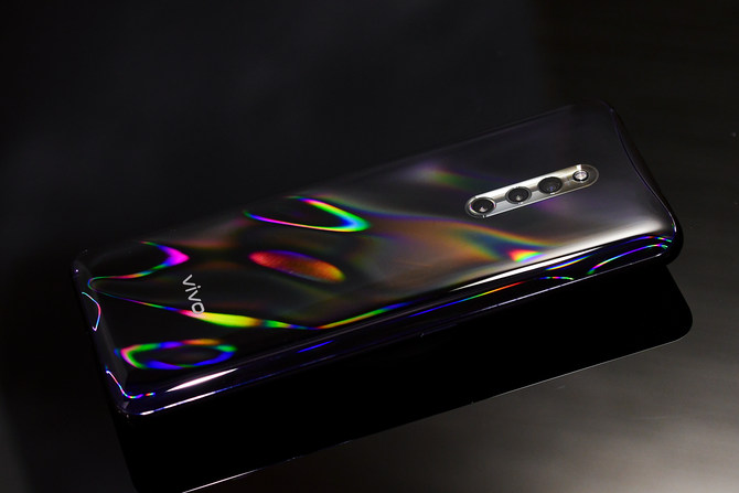 vivo X27 Pro评测：6.7英寸巨屏+4800万夜景微距三摄
