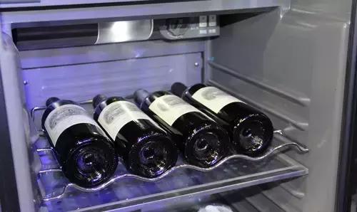接触红酒这么久，你学会怎么正确饮用红酒了吗？