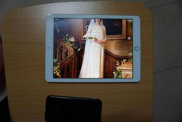 苹果第五代iPad大幅降价，32GB版不到1600元