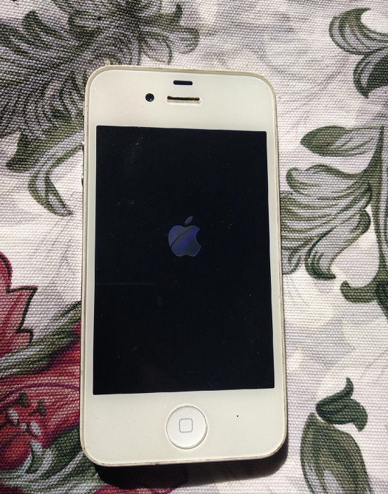 网友100块买iPhone4，该系统大部分果粉没用过！