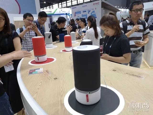 智能语音产业井喷：AI音箱与蓝牙音箱同场“互撕”