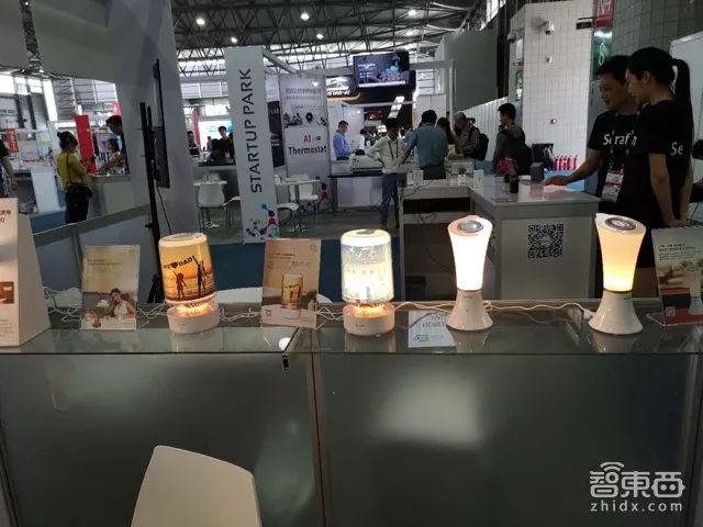 智能语音产业井喷：AI音箱与蓝牙音箱同场“互撕”