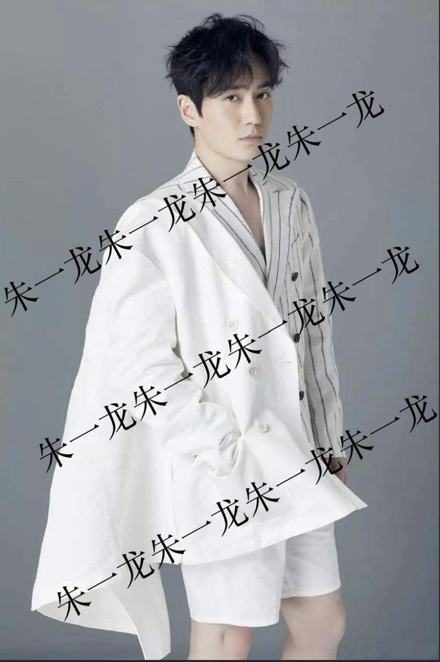 PS完美快速的去除照片中的水印（还原图片最真实的样子）