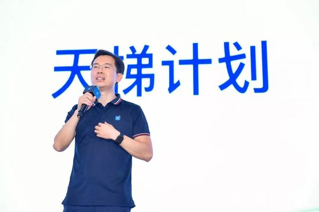 脉脉，凭什么成为中国最大的实名职场社交平台？