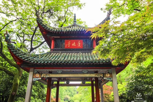长沙最值得一游的景点，非岳麓山莫属，不止是枫叶和爱晚亭……