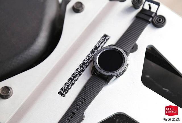 三星GalaxyWatch智能手表体验：更长的续航，媲美机械表的质感