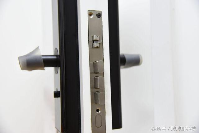 八款热门智能门锁横评：锁圈水深，擦亮双眼