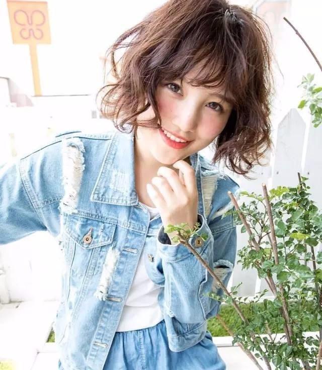 14张最流行的短发造型图，还是短发女生好看