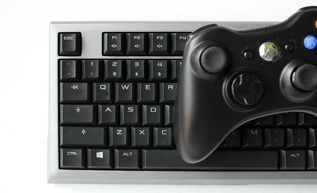 PC游戏手柄避坑推荐：比XBOX和PS4手柄便宜一半，手感竟一样