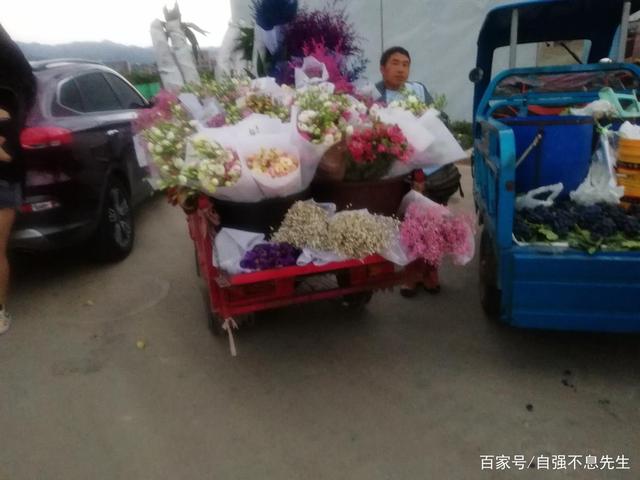 地摊经济火了，摆地摊究竟卖什么才好赚钱？这四个原则一定要知道