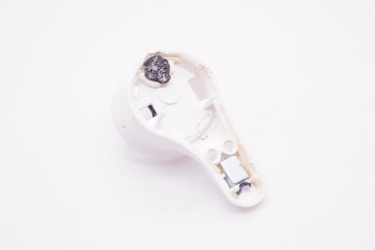 HTC首款TWS真无线降噪耳机E-mo1拆解报告