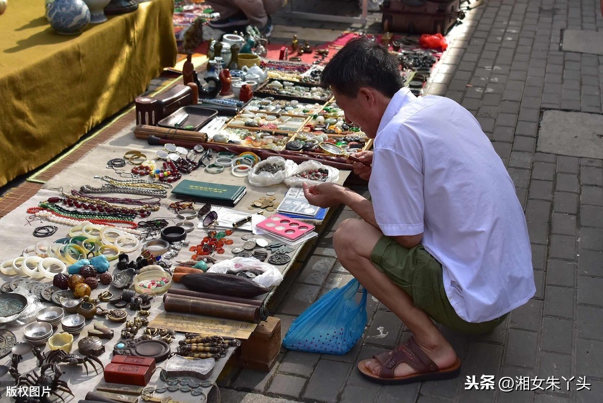 地摊经济来临，有哪些东西适合摆地摊呢？