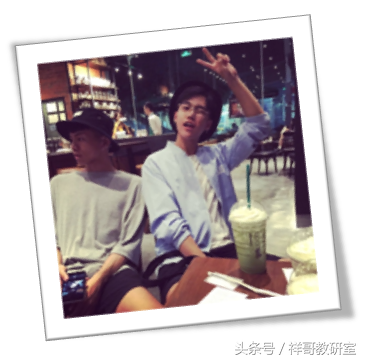 艾克里里：搞怪背后的认真