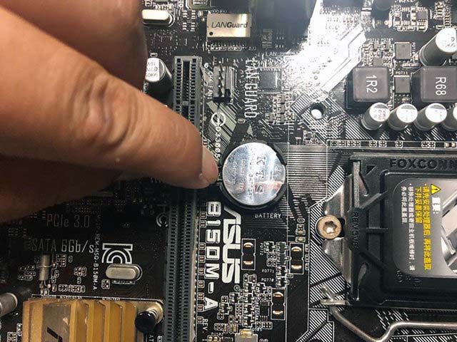 电脑时间不能自动更新了怎么办？每次开机都要重新设置时间
