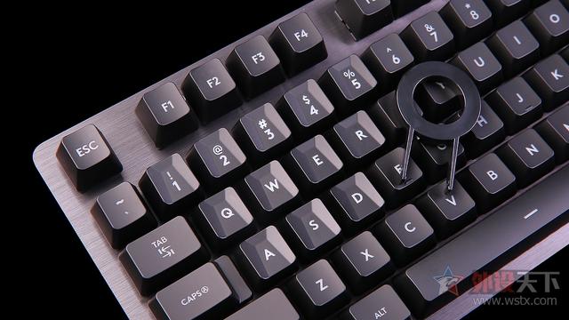 罗技不仅要玩金属风 还诠释了性价比 G413机械键盘评测 