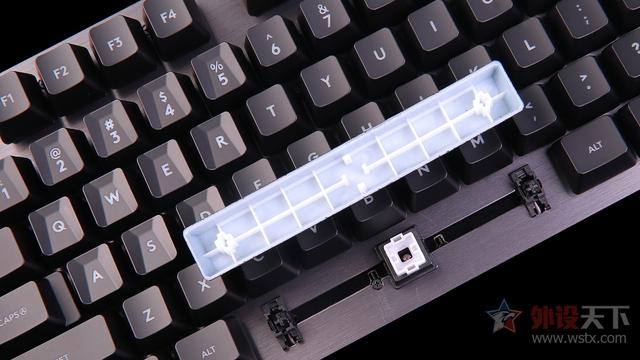 罗技不仅要玩金属风 还诠释了性价比 G413机械键盘评测 
