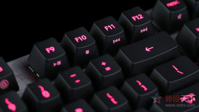 罗技不仅要玩金属风 还诠释了性价比 G413机械键盘评测 