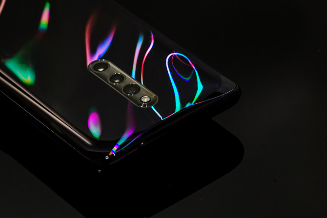 vivo X27 Pro评测：6.7英寸巨屏+4800万夜景微距三摄