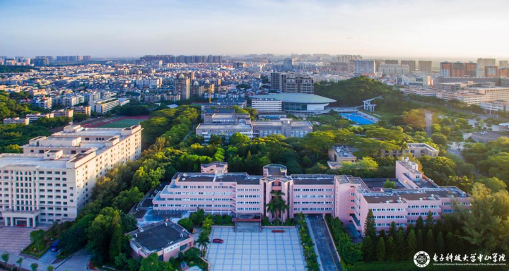 电子科技大学中山学院，一所城市中央的花园大学