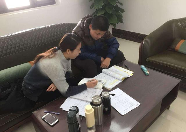 大学生别再去发传单了，这4类兼职更适合你，帮你提高收入和能力