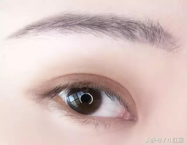 新手小白怎么画眼妆？手残党5分钟就学会！
