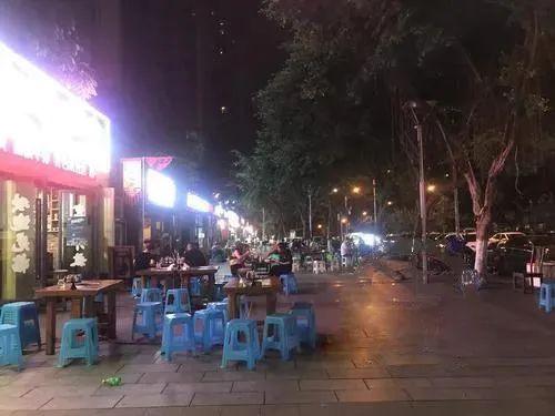 城管喊你去摆摊！10万人就业，重庆将打造“夜摊经济”新名片