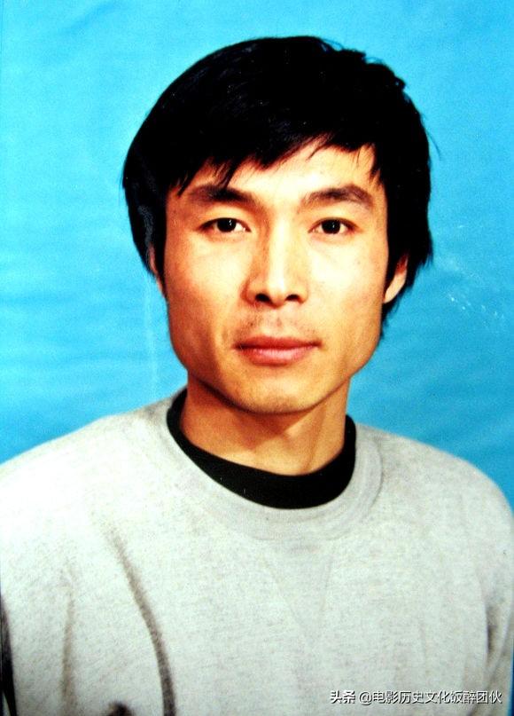 谢园透露自己在“北影”招收女学生的标准：“要看女人的五张脸”