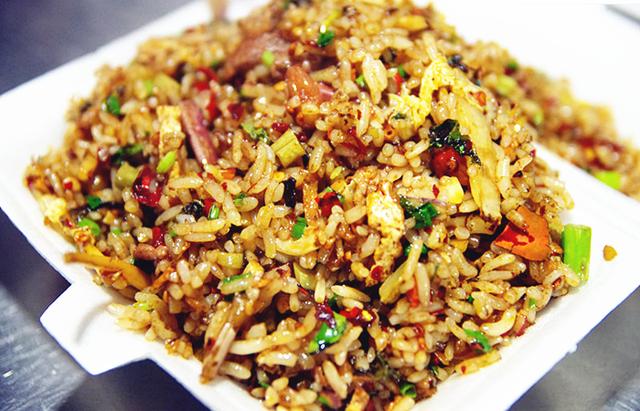 摆地摊小吃什么好卖？这4种美食成本低易上手，新手也能去摆摊