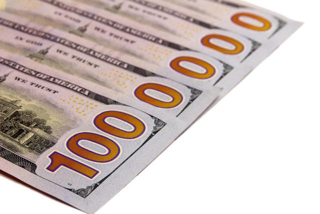 有100万现金，怎么投资理财做到每年盈利20%？