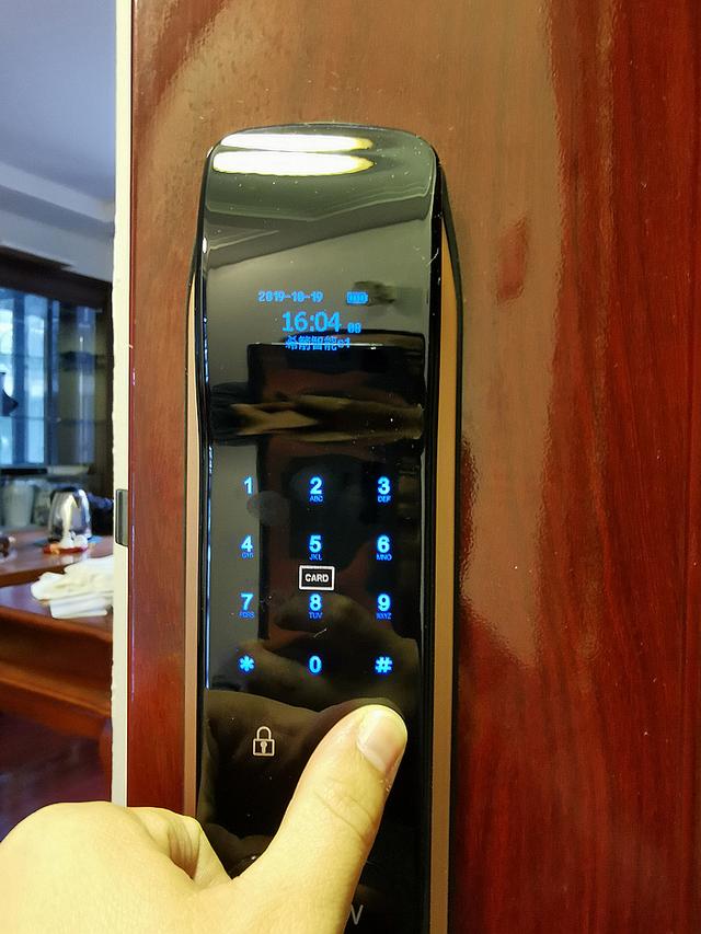 用了指纹锁，才知道出门有多便捷！希键智能门锁测评