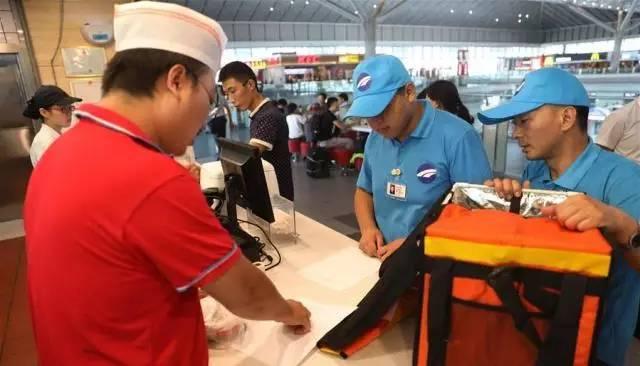 高铁上的外卖到底咋样？亲身体验过的乘客有话说