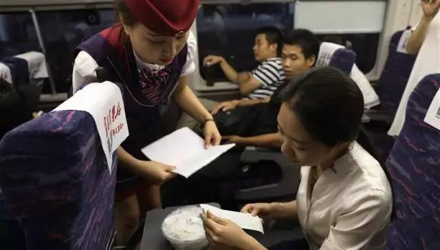 高铁上的外卖到底咋样？亲身体验过的乘客有话说