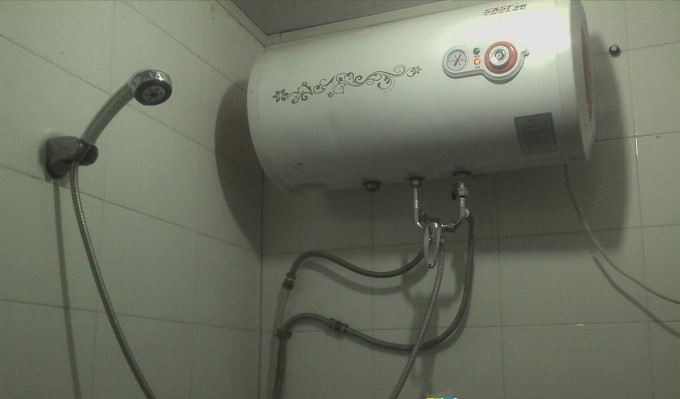 热水器水管漏水怎么办？多亏合肥邻居这招，不用白花钱找工人了！