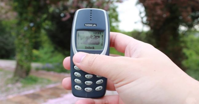 一文解读：带升降相机诺基亚3310 (2021)
