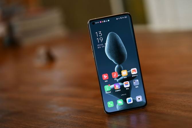 从颜值、游戏再到影像，OPPO Find X5是一款毫无弱点的顶级旗舰