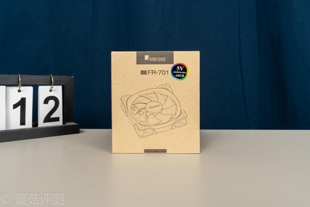 贴心设计，对完美灯效Say Yes！乔思伯FR-701彩色版12CM机箱风扇