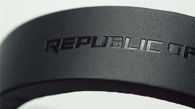 ROG新款游戏耳机发布，RGB真信仰